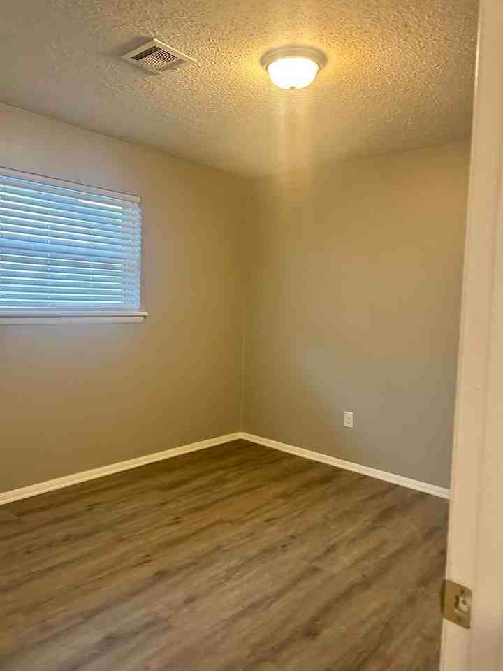 4625 Southwest I Avenue - Photo 6 of 11