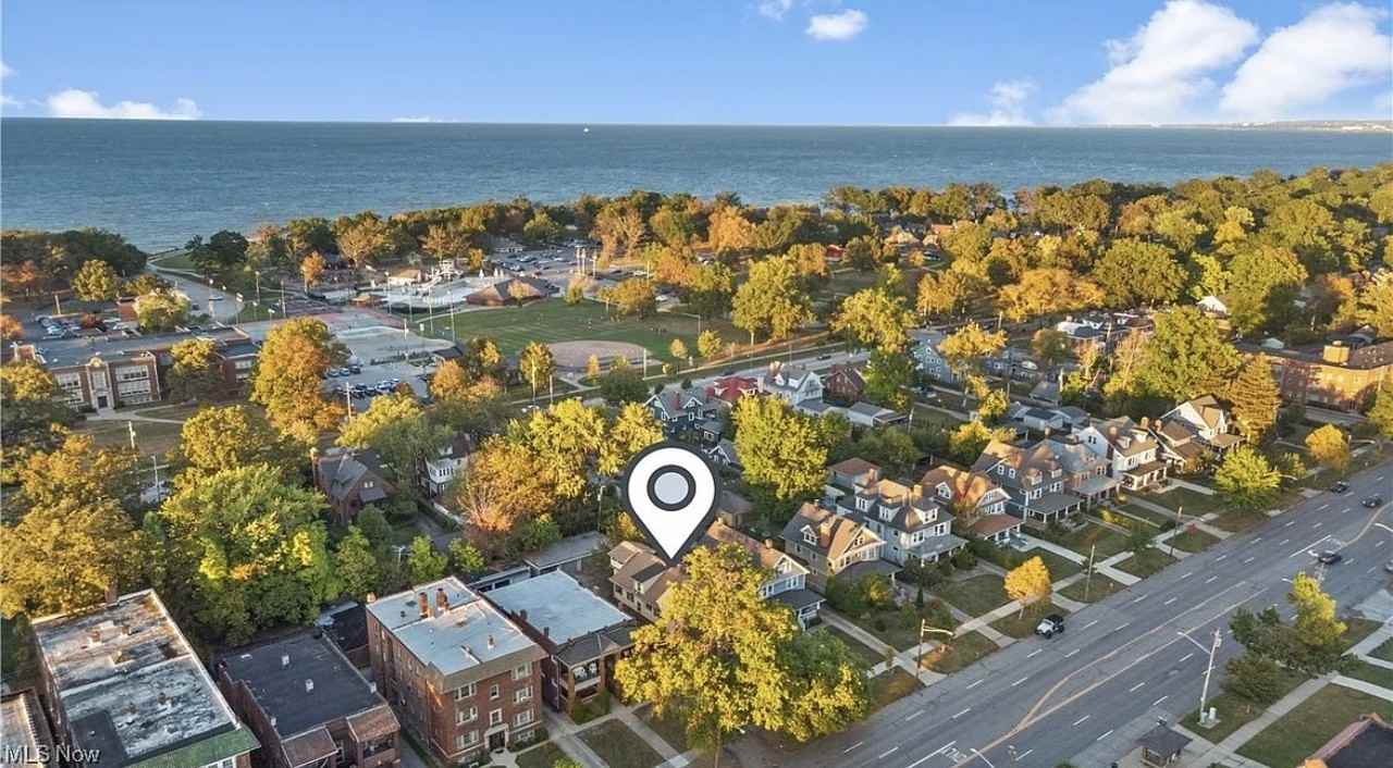 14724 Clifton Blvd #2 - Photo 6 of 21