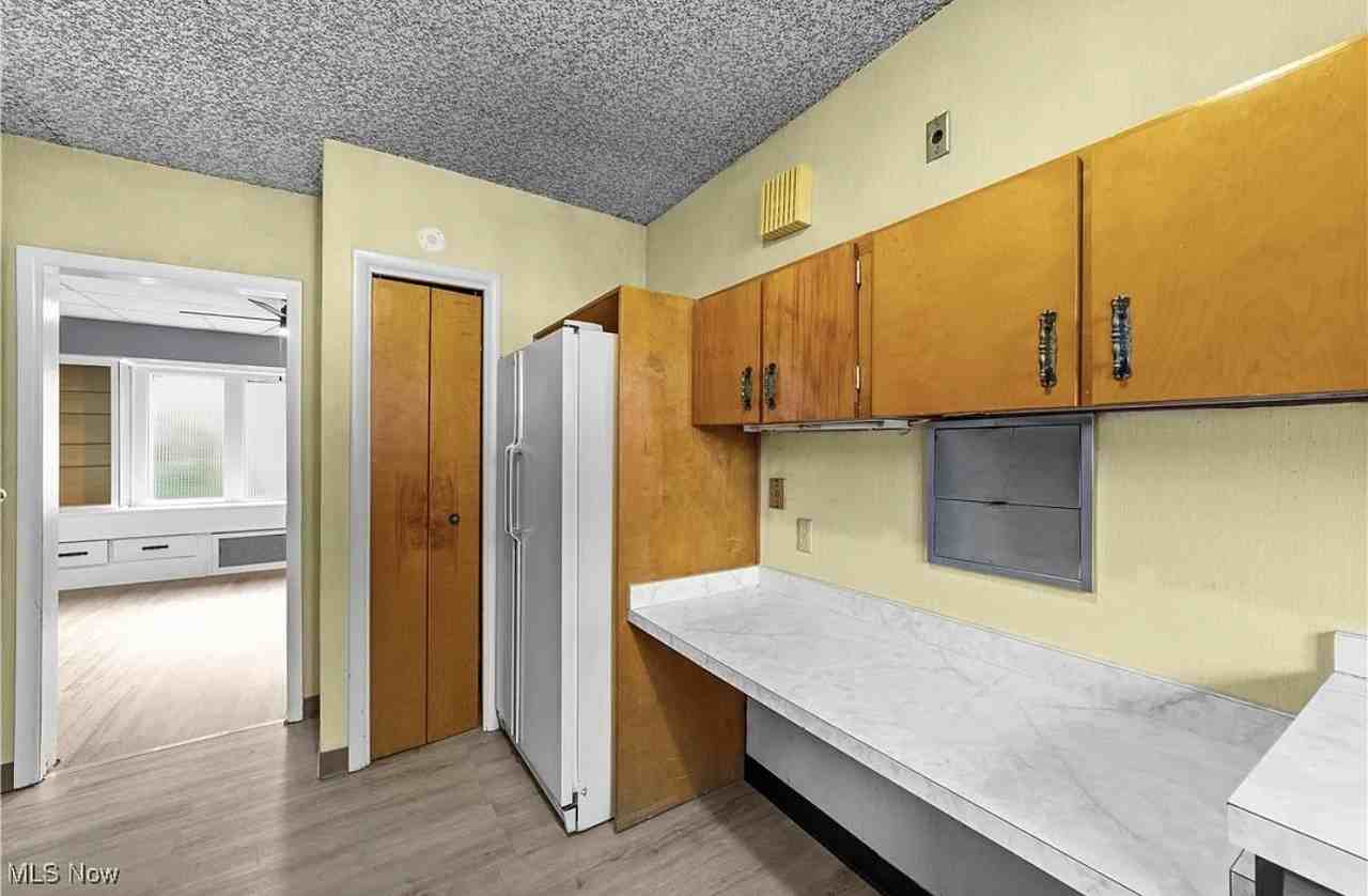 14724 Clifton Blvd #2 - Photo 3 of 21