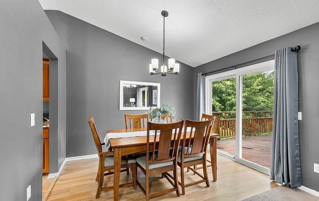 18890 Barrington Dr - Photo 6 of 35