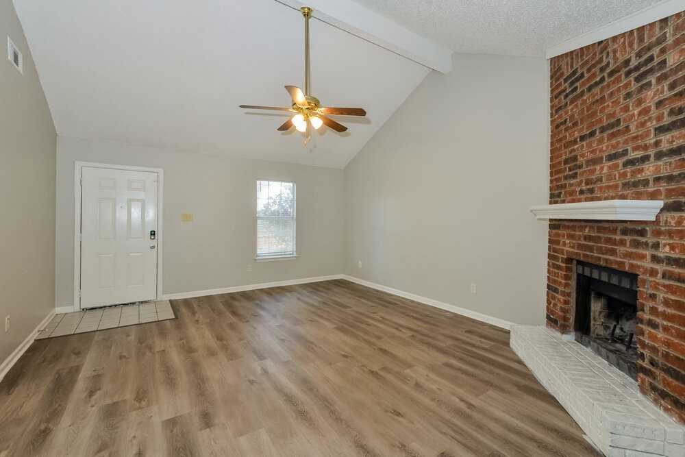 6597 Sungate Dr S - Photo 5 of 16