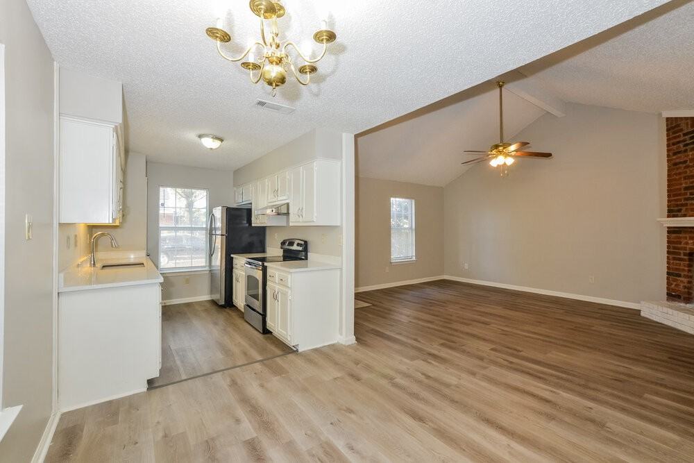 6597 Sungate Dr S - Photo 6 of 16