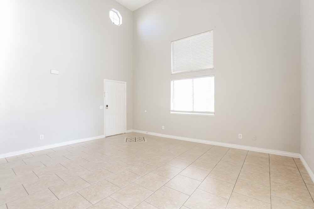 7533 Hickory Hills Dr - Photo 4 of 17