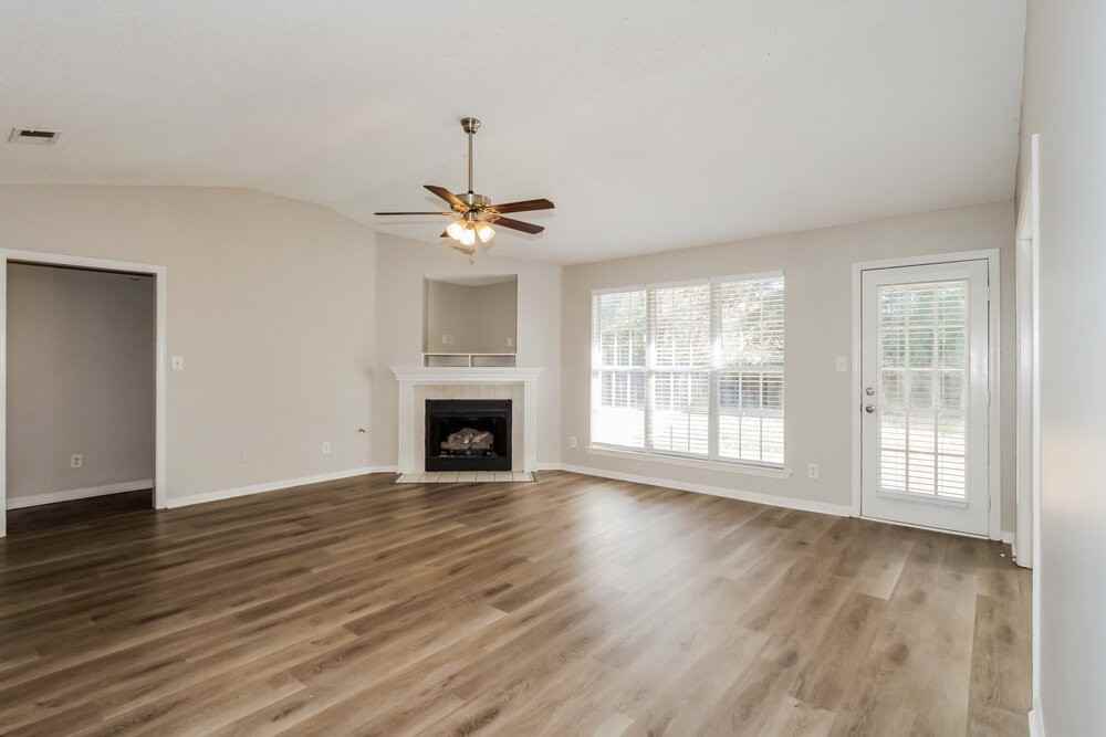 11625 Belle Manor Dr - Photo 5 of 17