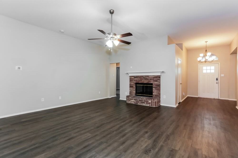 1735 Oneal St - Photo 4 of 16