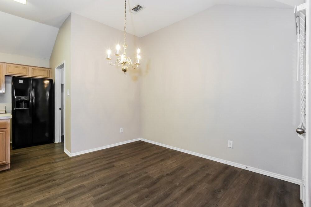 1735 Oneal St - Photo 5 of 16