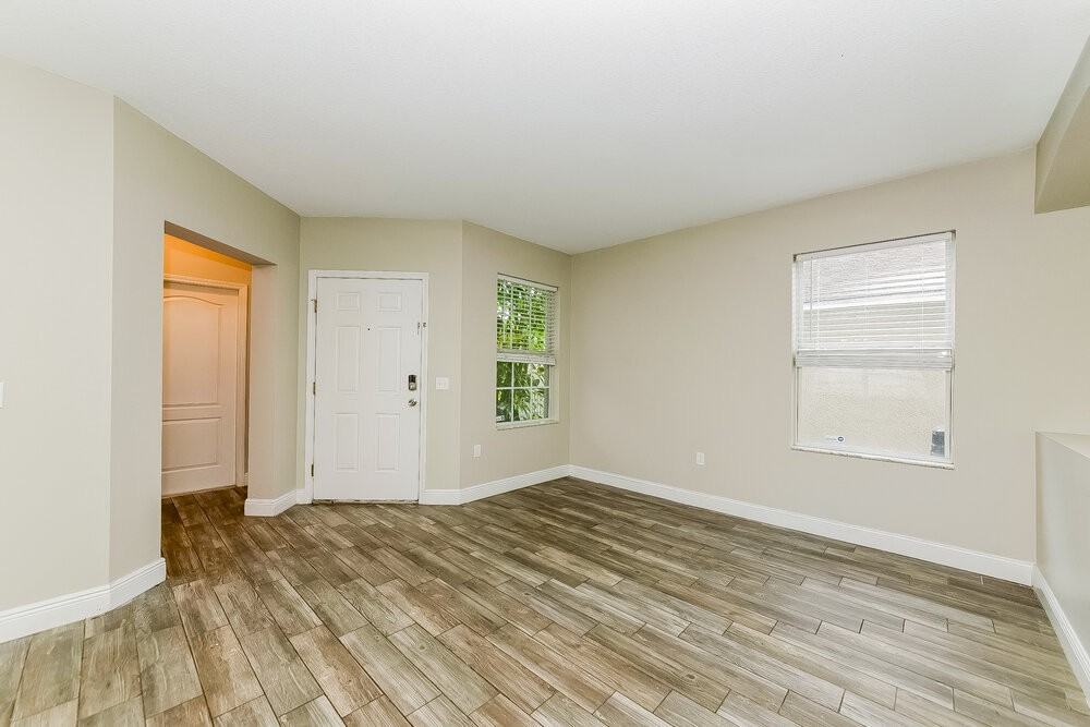 12652 Evington Point Dr - Photo 4 of 17