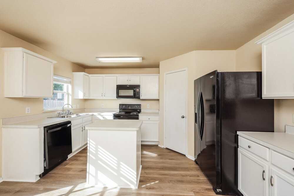 2304 Eagle Mountain Dr - Photo 7 of 17