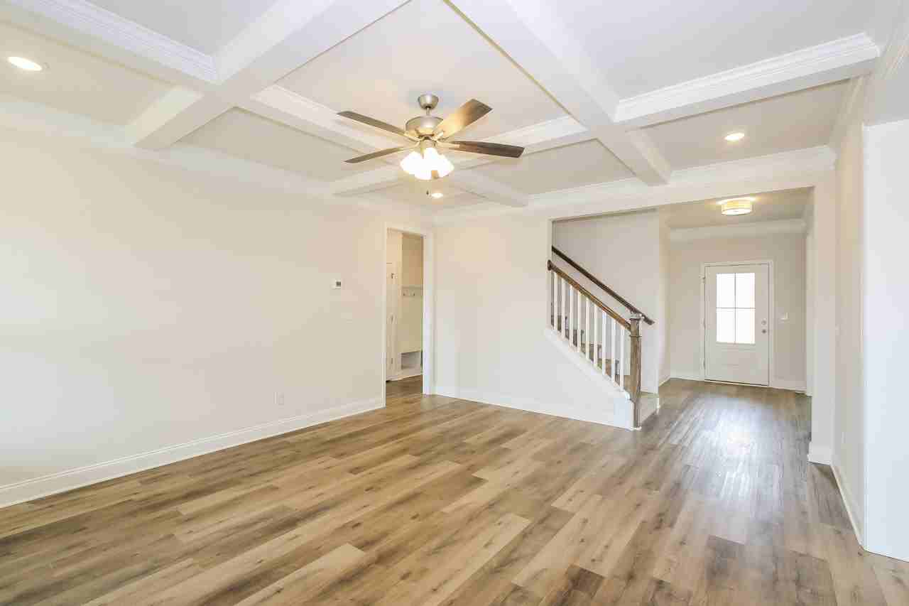 6053 Bakerville Ln - Photo 3 of 23