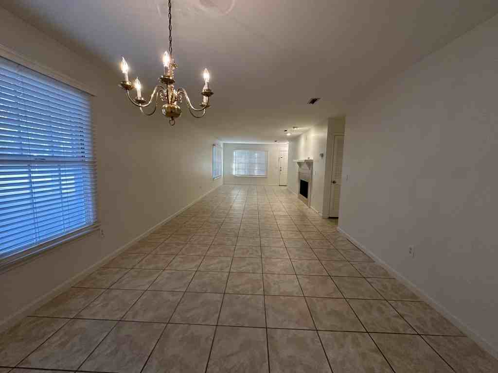 1100 N Pontiac Ave - Photo 4 of 19
