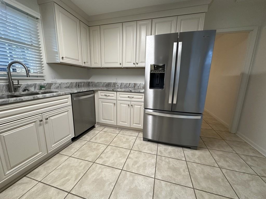 1100 N Pontiac Ave - Photo 7 of 19