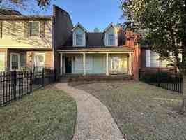 featured image of 1102 North Pontiac Avenue