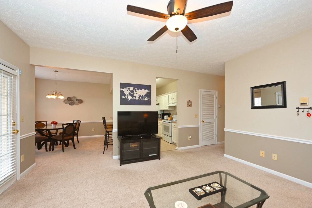 910 Churchill Xing - Photo 4 of 38