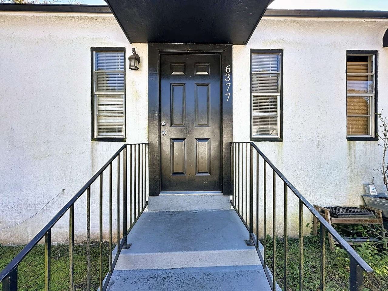 6377 Lamar Dr E - Photo 4 of 22