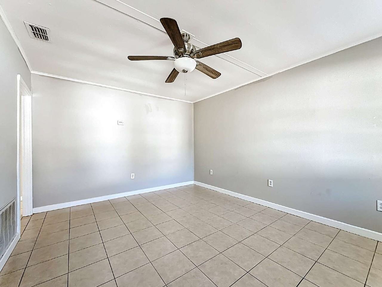 6377 Lamar Dr E - Photo 5 of 22