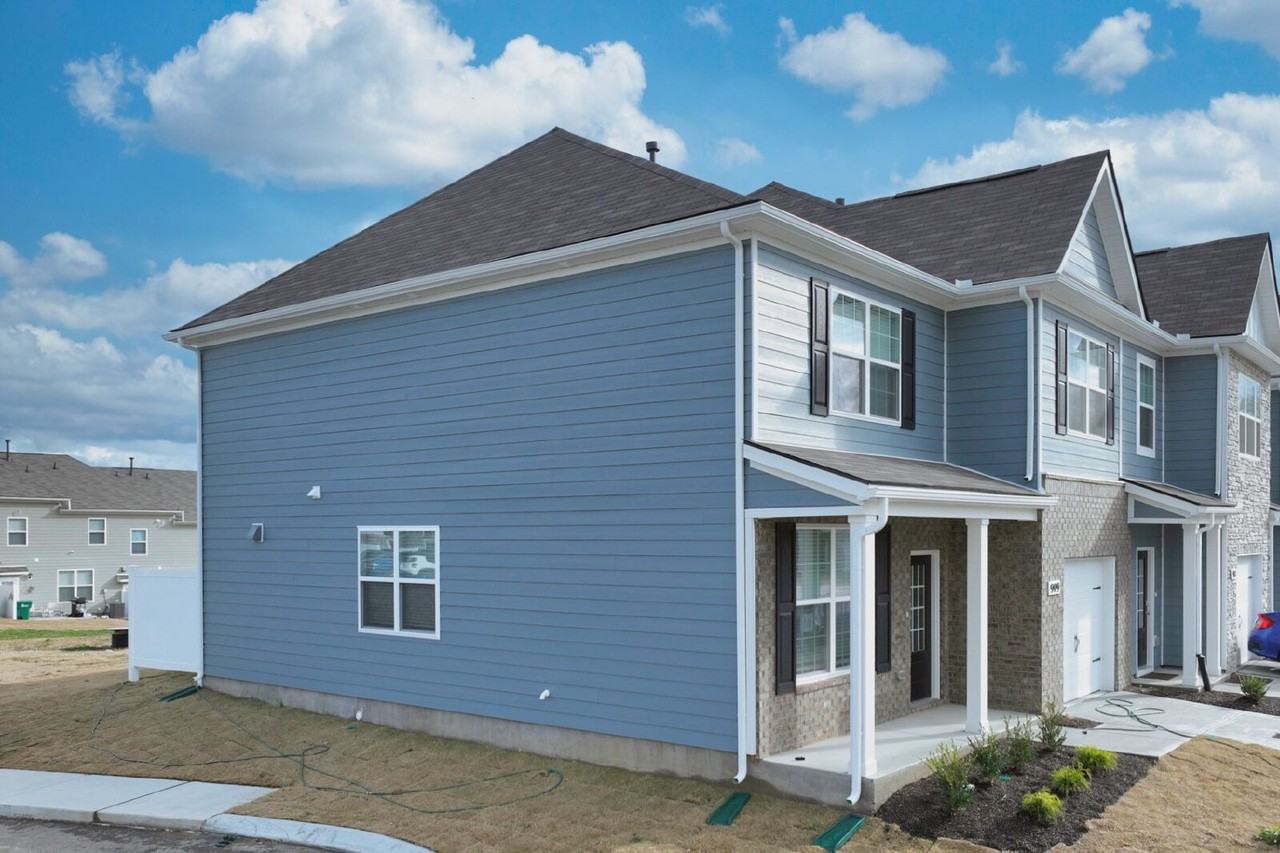 909 Shorttail Ln - Photo 3 of 50