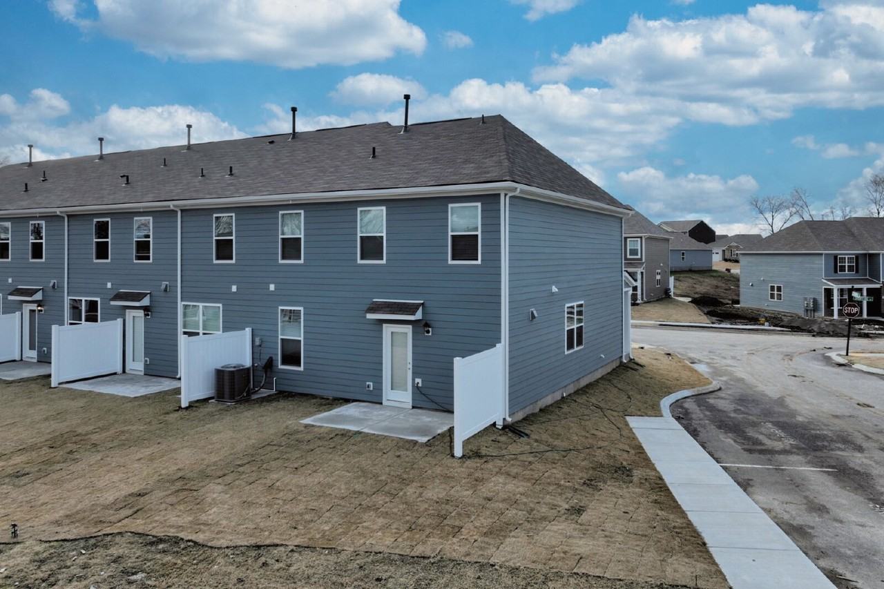 909 Shorttail Ln - Photo 5 of 50