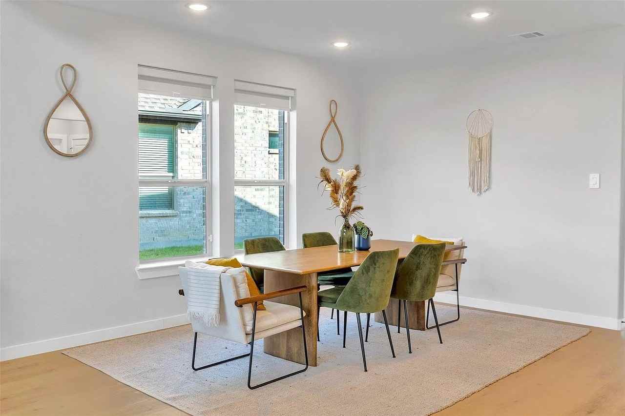 6105 Poolside Way - Photo 4 of 12