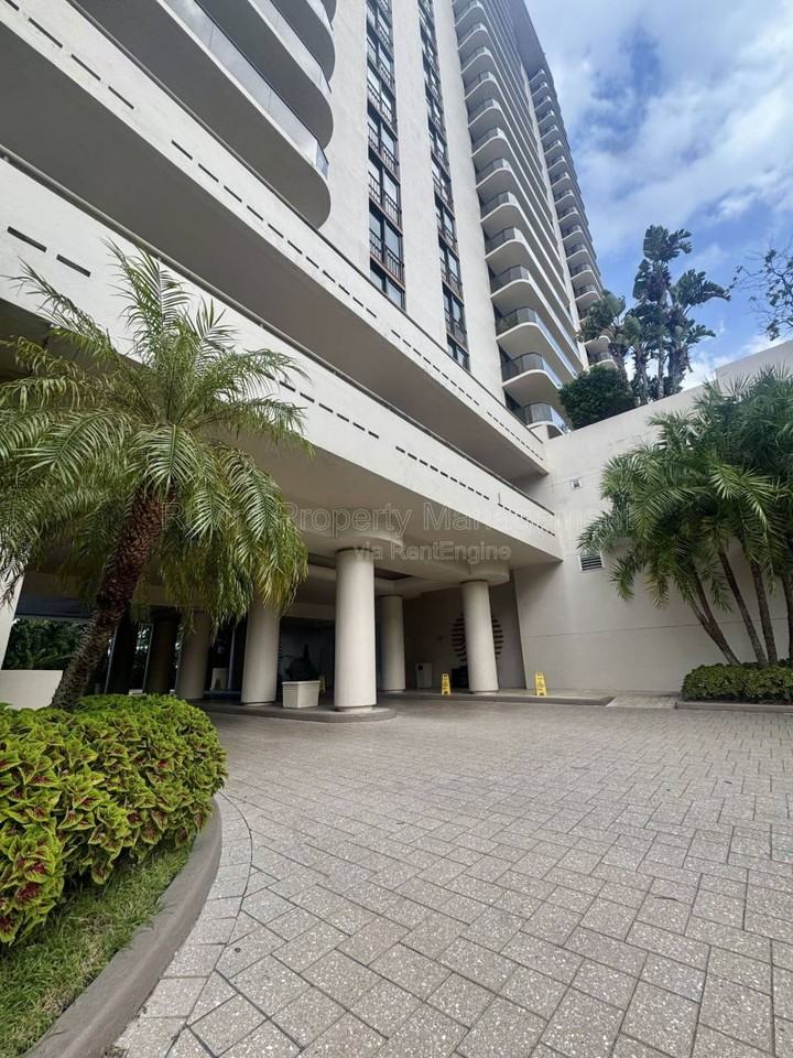 19667 Turnberry Way - Photo 2 of 10