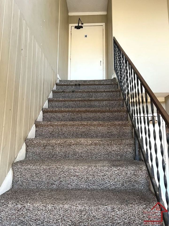 441 Harding Place #H9 - Photo 4 of 22