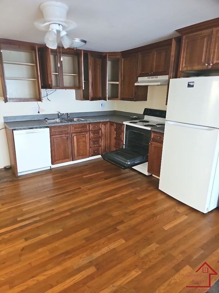 441 Harding Place #H9 - Photo 6 of 22