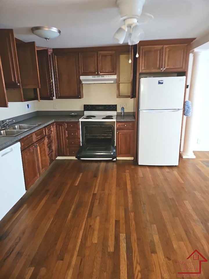 441 Harding Place #H9 - Photo 7 of 22