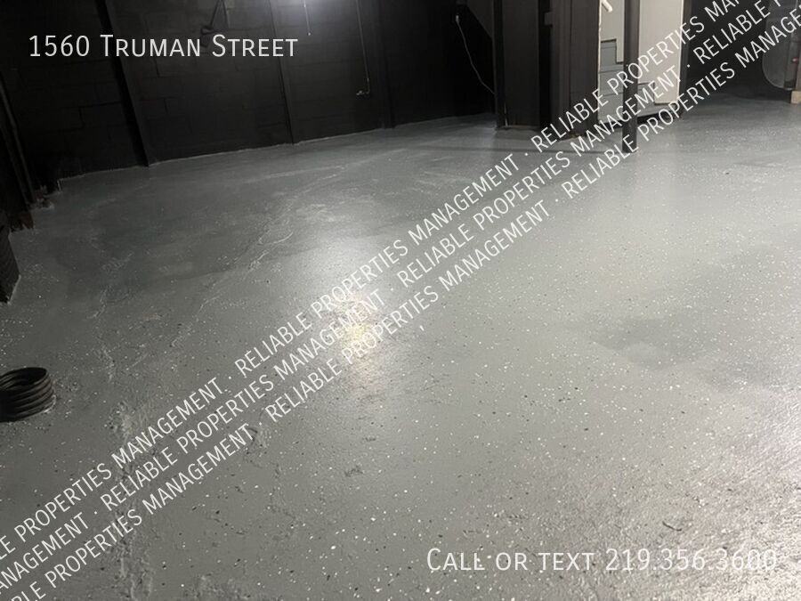 1560 Truman St - Photo 6 of 13