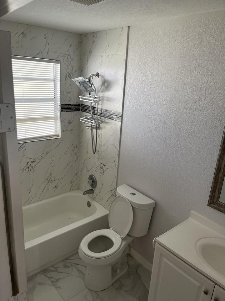 5706 Candlewood Ave #5706 - Photo 4 of 8