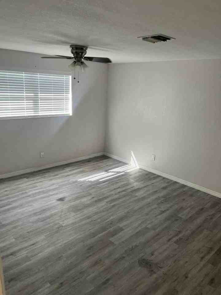 5706 Candlewood Ave #5706 - Photo 5 of 8