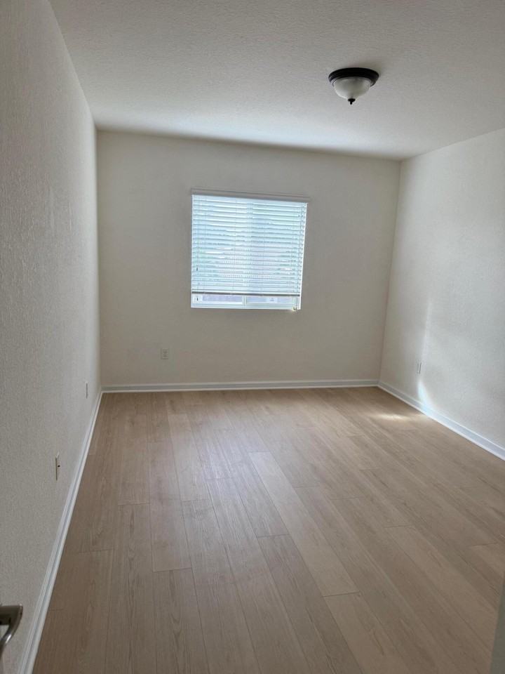 9333 Silent Oak Circle #9333 - Photo 6 of 21