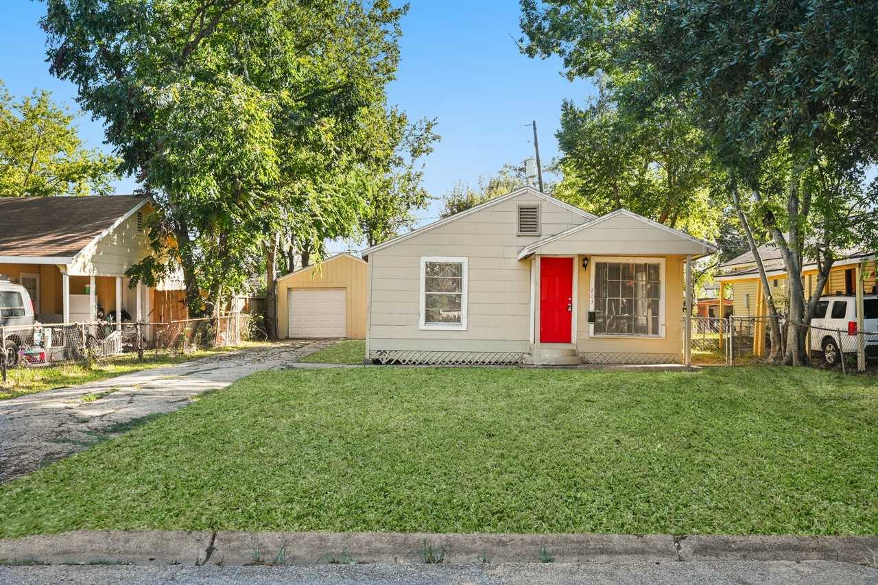 203 West Hart Avenue #203