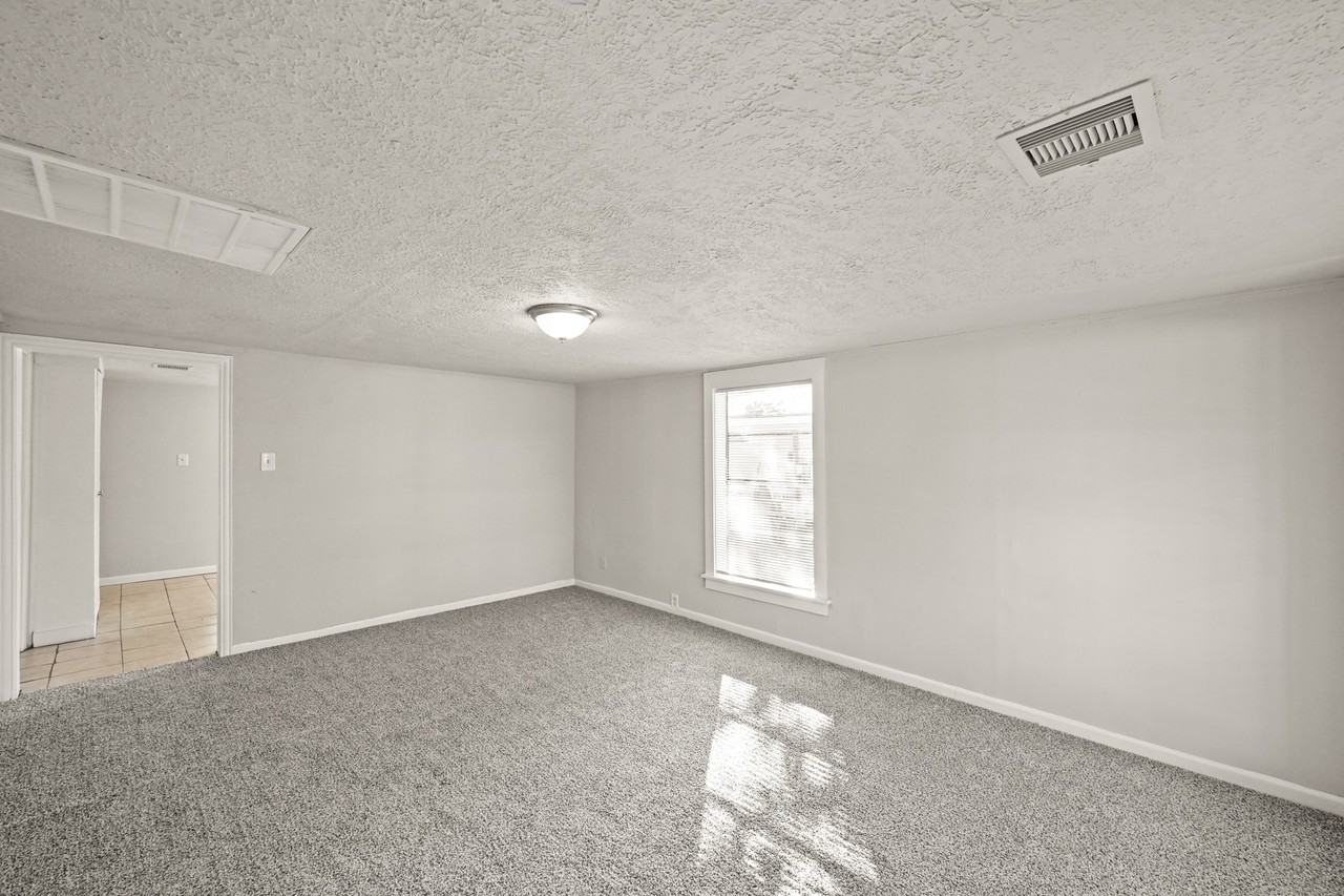 203 West Hart Avenue #203 - Photo 2 of 19