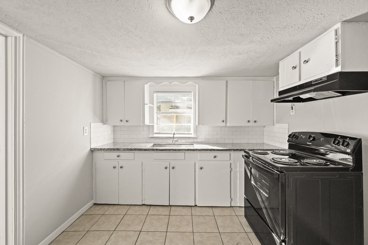 203 West Hart Avenue #203 - Photo 7 of 19