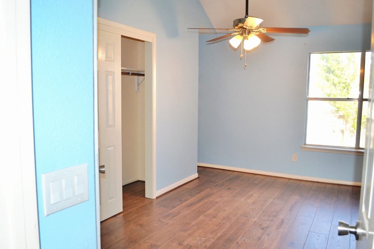 2810 Grants Lake Blvd #2810-1204 - Photo 4 of 15