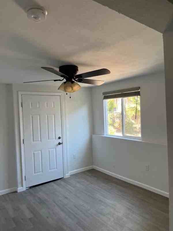 2204 E 24th St - Photo 6 of 13