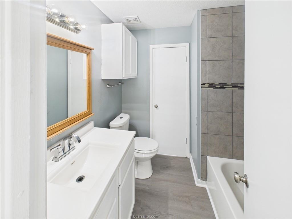 1104 Verde Dr #1104A - Photo 2 of 11