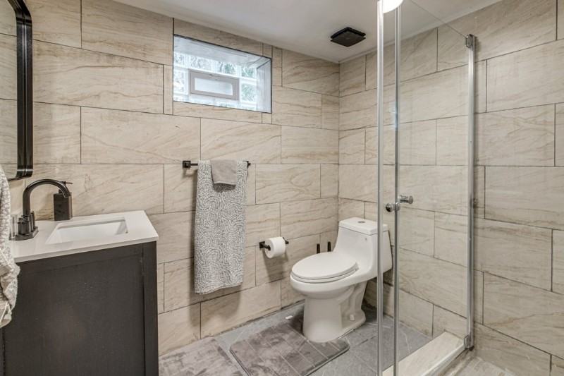1653 East 70th Street - Photo 4 of 18