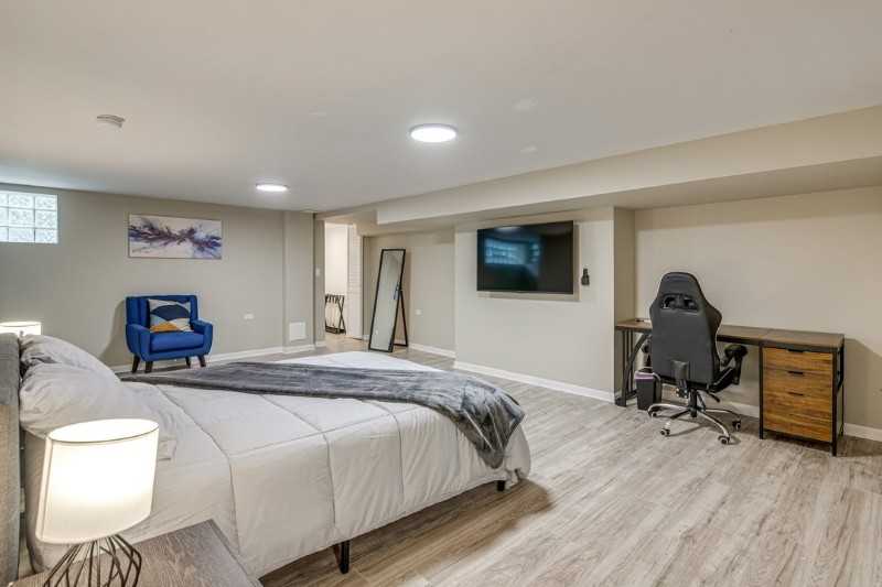 1653 East 70th Street - Photo 5 of 18