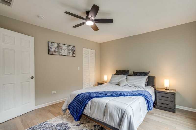 1653 East 70th Street - Photo 6 of 18