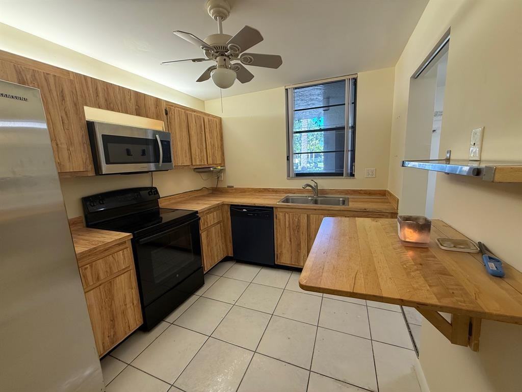 7340 Nw 1st St #7340-102 - Photo 5 of 32