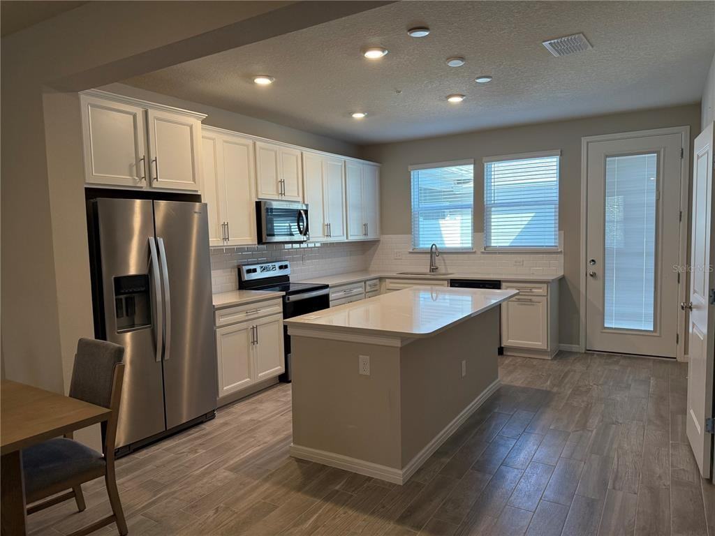 14211 Lanikai Beach Dr #14211 - Photo 7 of 24