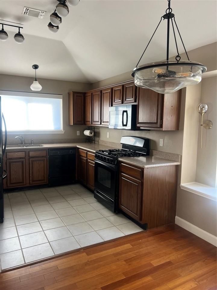 1103 Deepwoods Trl #1103 - Photo 2 of 7