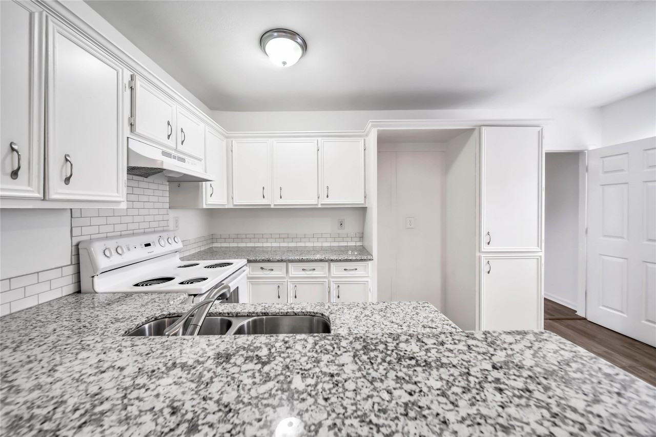 1710 Shelby St #1710A - Photo 2 of 20