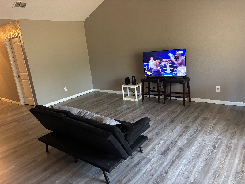 4606 Le Villas - Photo 2 of 8