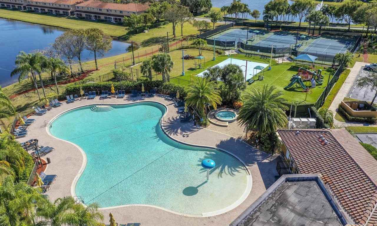 3298 Turtle Cove #3298 - Photo 4 of 19