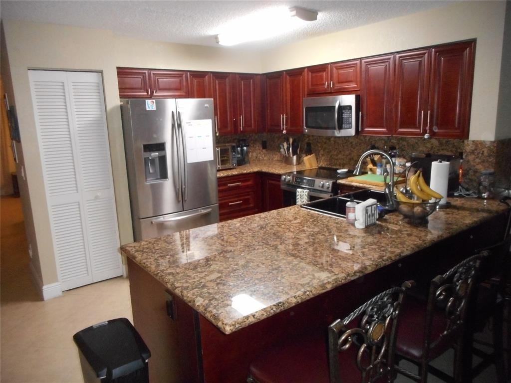 1741 Sw 109th Ter #1741 - Photo 7 of 10