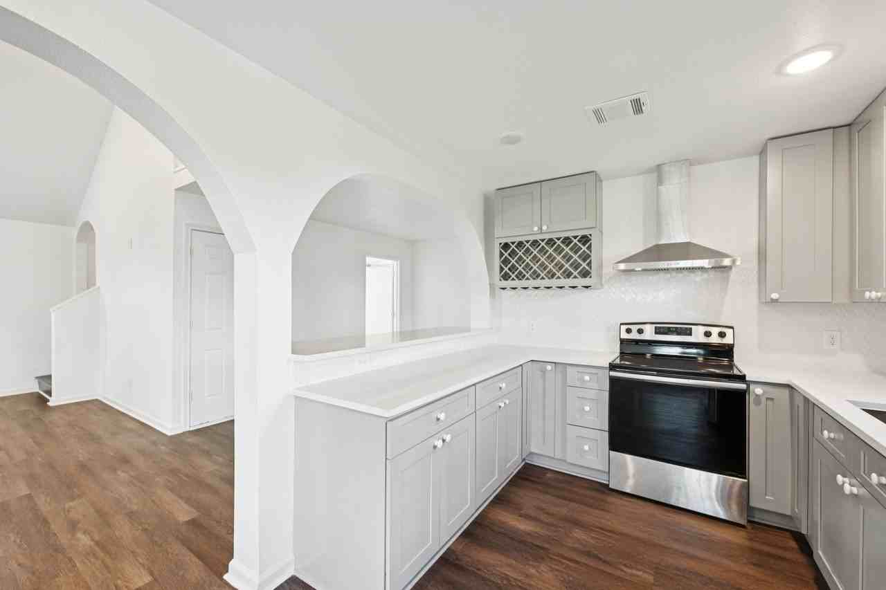 6935 West Holiday Street #6935 - Photo 7 of 46