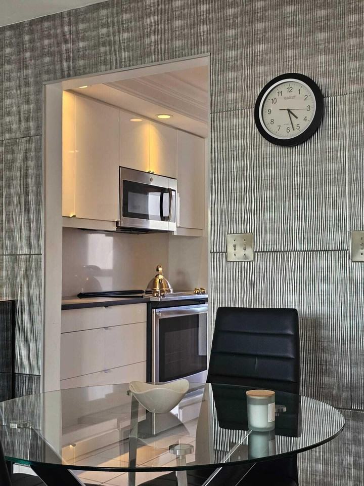 505 North Riverside Drive #50512A - Photo 2 of 14