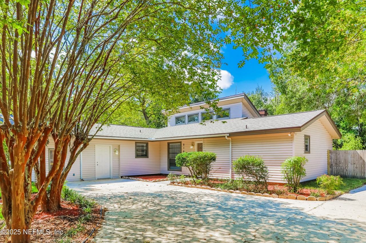 8162 Cayuga Trail West #8162 - Photo 7 of 15