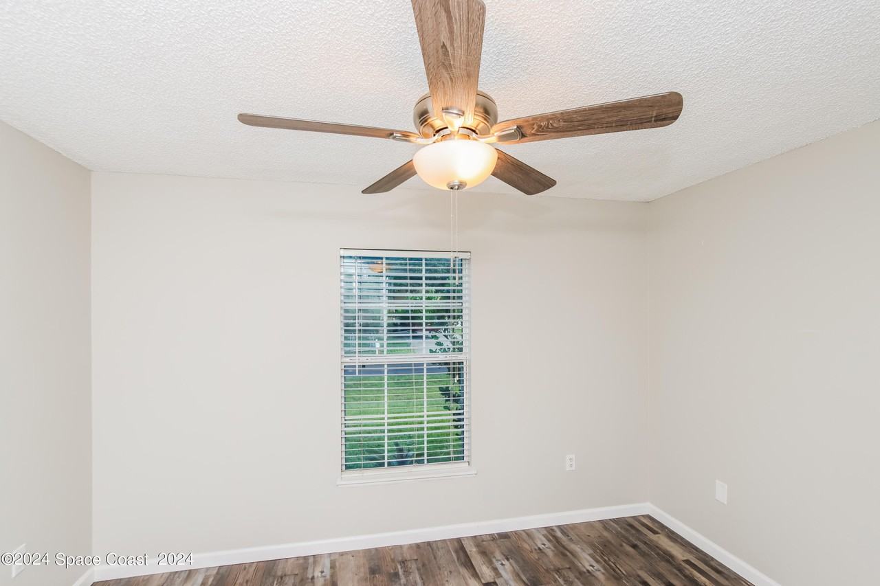 3042 Tazewell Avenue Southeast #3042 - Photo 3 of 16